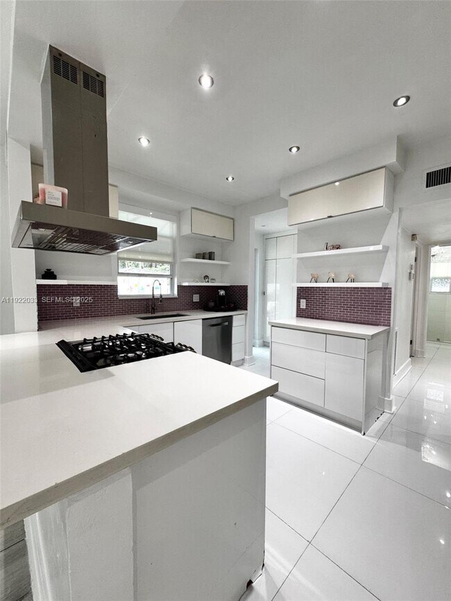 Building Photo - 3470 Sheridan Ave