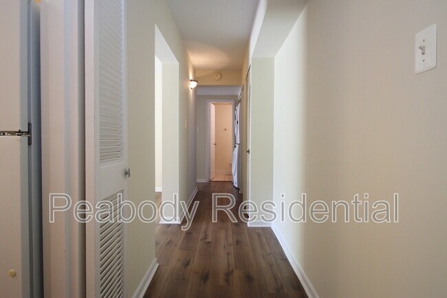 Building Photo - 11615 Stoneview Square