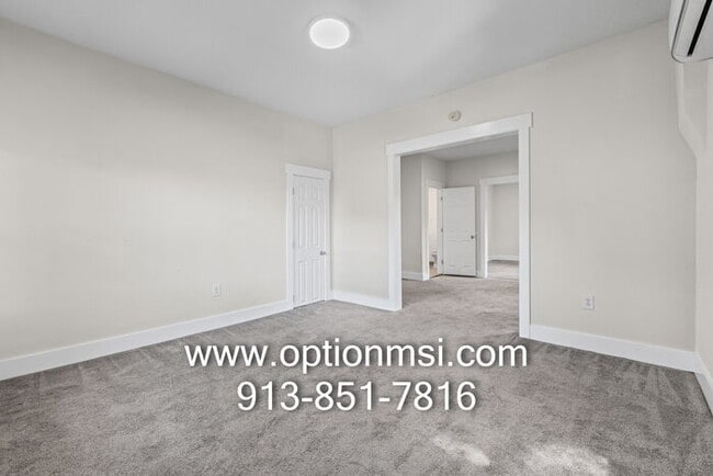 Building Photo - 1/2 month free if moved in by 7/31!! Available NOW