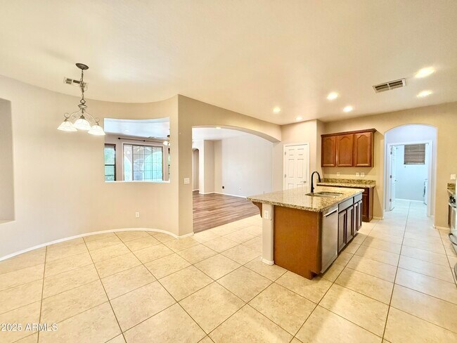 Building Photo - 2849 E Fandango Dr