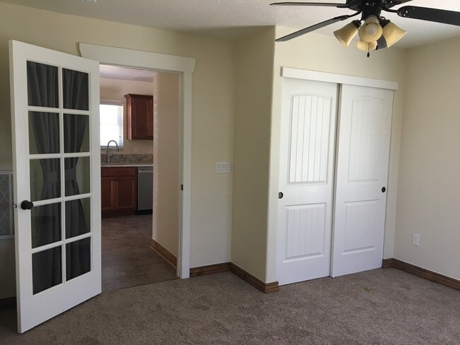 Building Photo - Upstairs Apartment of a Single Family Home