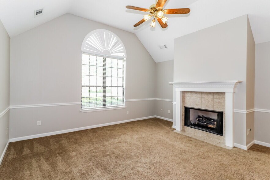Building Photo - 7973 Jills Creek Dr