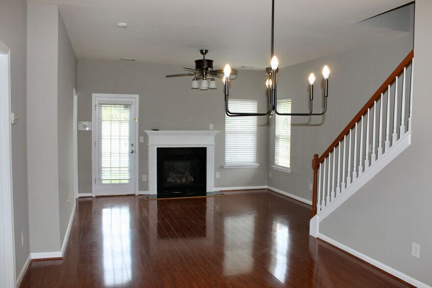 Building Photo - 108 Azteca Dr