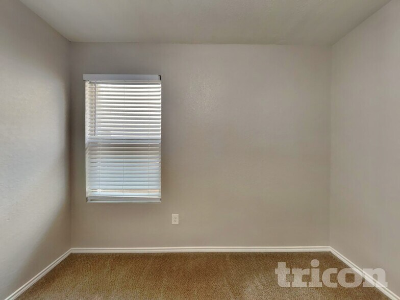 Building Photo - 6647 Hartnet Fields