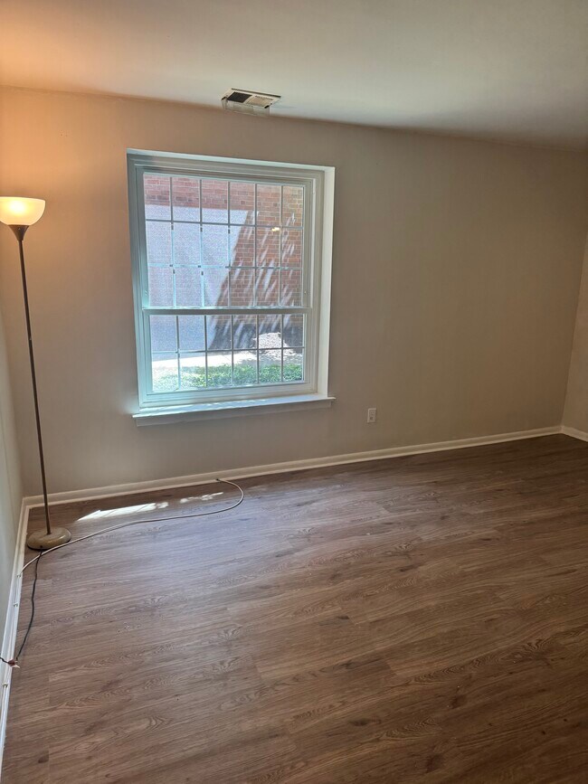 Building Photo - 4000 Gypsy Ln