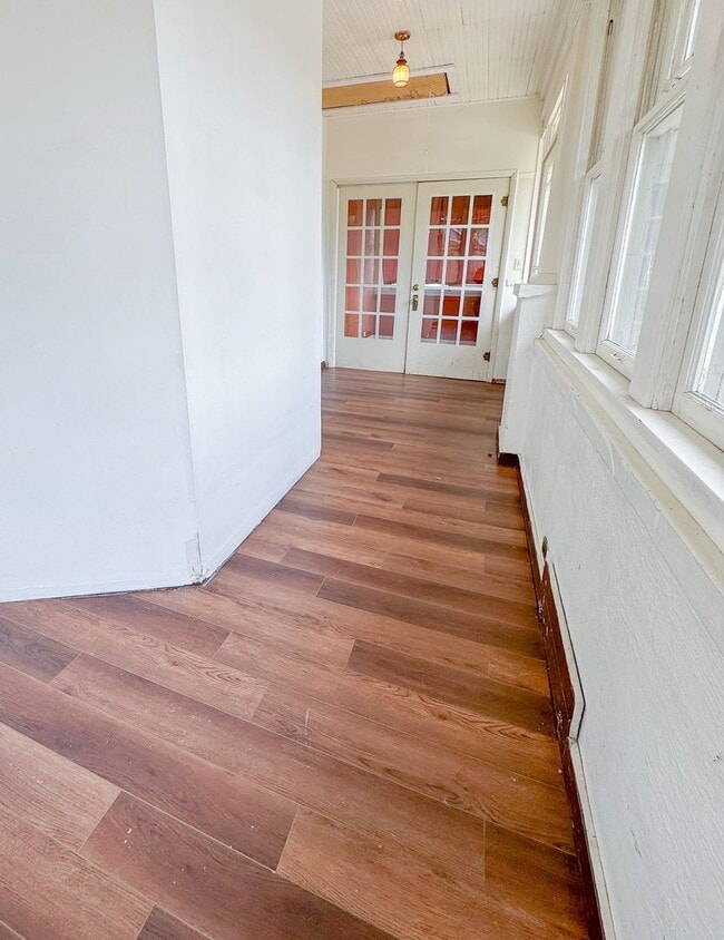 Building Photo - 2 BED/ 2 BATH SINGLE FAMILY HOME