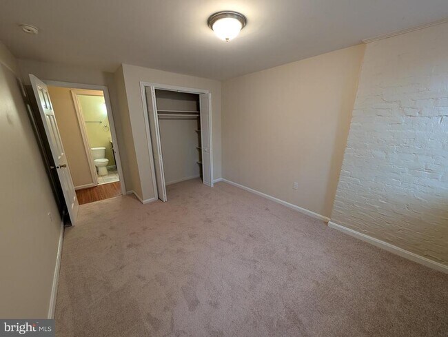 Building Photo - 1332 15th St NW