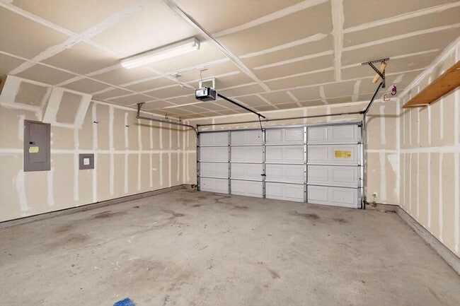 Building Photo - 12829 Pearson Dr