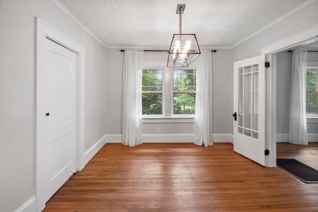 Dining room - 1858 Lyle Ave