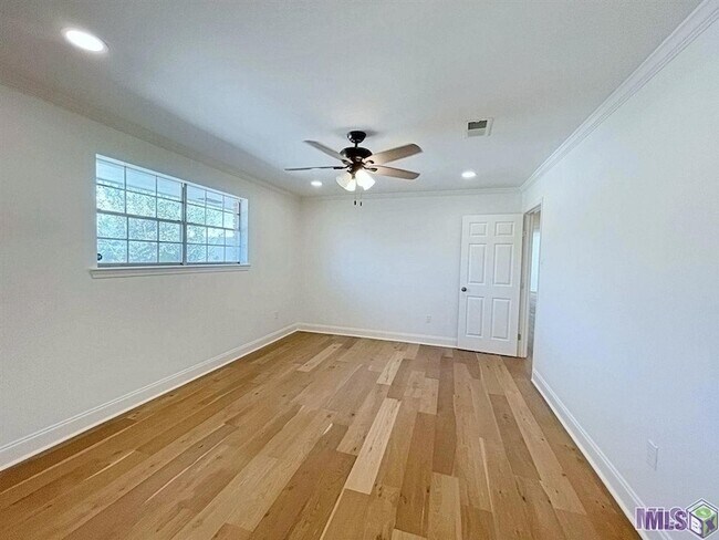 Building Photo - 10727 Danbury Dr