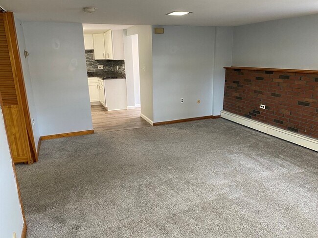 Building Photo - 9 Hall St