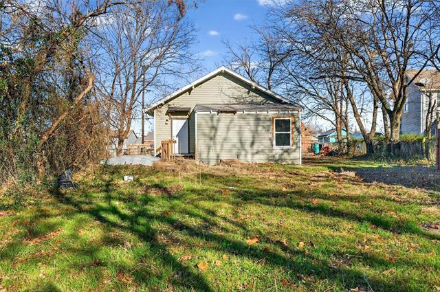 Building Photo - 710 E Lamar St