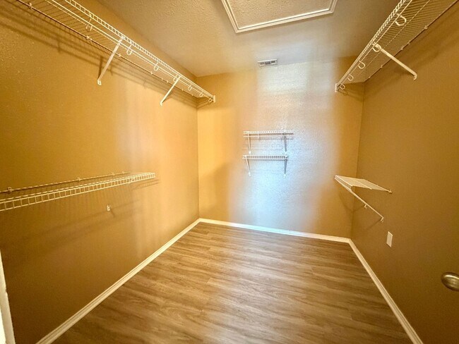 Building Photo - Spacious 3 Bedroom Home with Loft in Bulverde Village