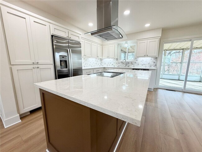 Building Photo - 14911 Dutchmans Dr