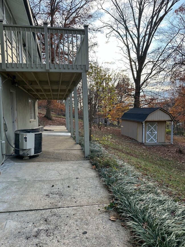 Building Photo - 3928 Inwood Dr