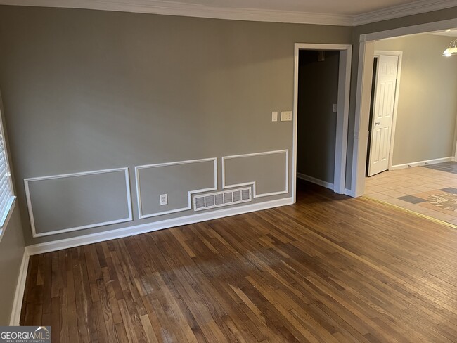 Building Photo - 3043 Rollingwood Ln SE
