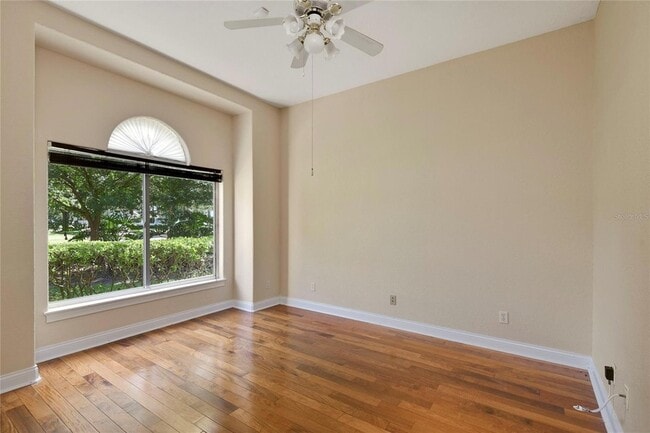 Building Photo - 1879 Sunset Dr