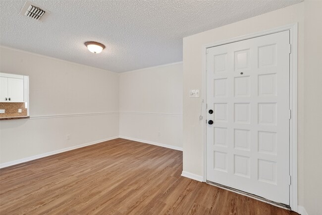 Building Photo - 9538 Ravensworth Dr