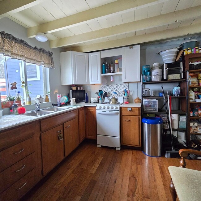 Building Photo - 66 Spring St