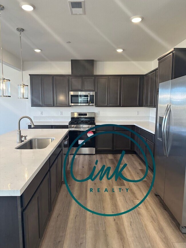 Building Photo - Beautiful and Modern Newly Built Townhome ...