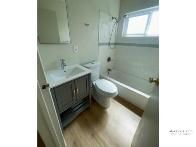 Building Photo - NEW LISTING! REMODELED 2BR/1BA IN CORTE MADERA W/ PARKING, NEW FLOORING, UPD. BATHROOM,