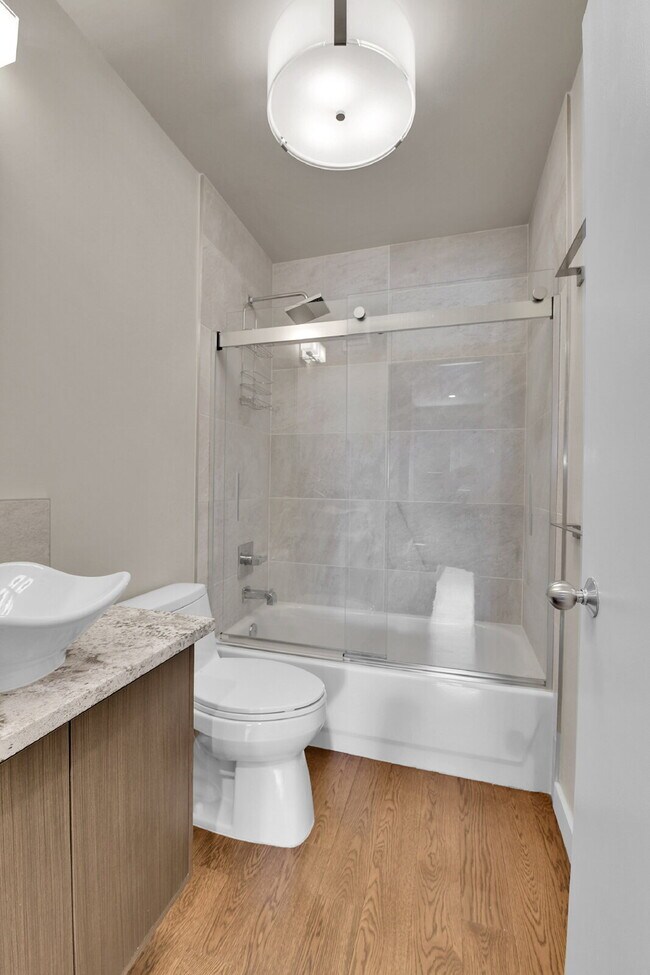 Building Photo - $3,100 - 2 Bed, 2 Bath Lofted Condo in Den...