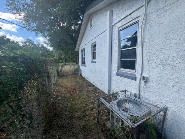 Building Photo - 2912 Chipco St