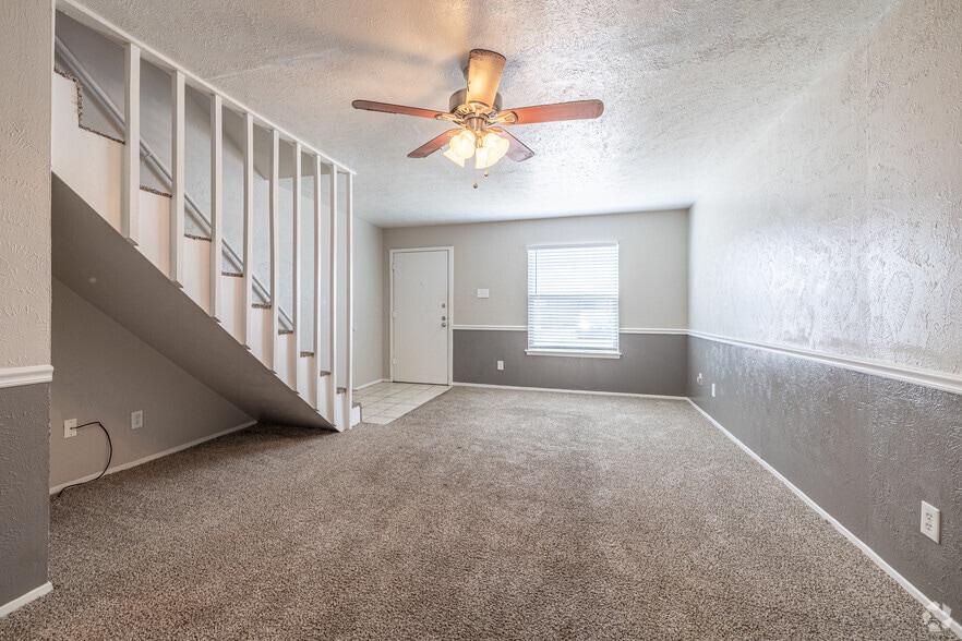 2BR, 1.5BA - 1,020SF - Living Room - Westwood Apartments