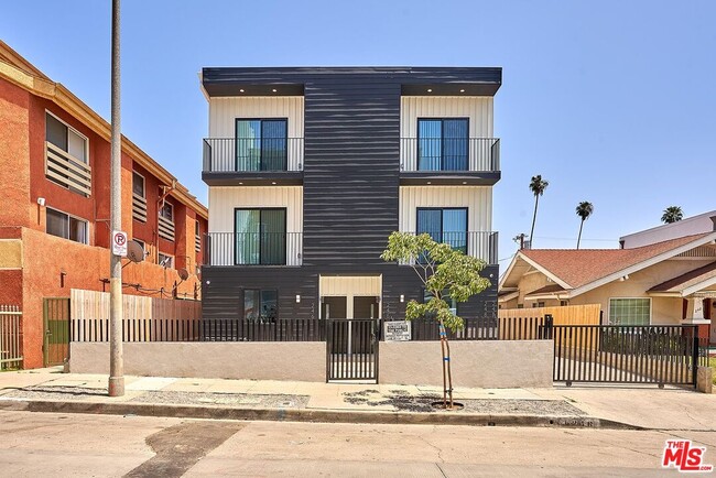 Building Photo - 246 N Dillon St