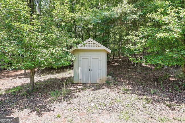 Building Photo - 3735 Smithtown Rd