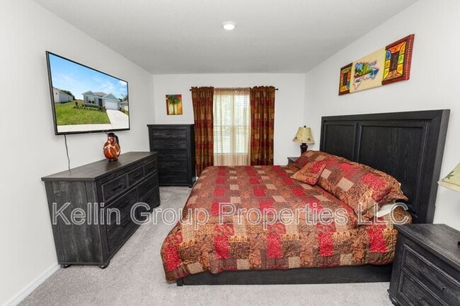 Building Photo - 833 Ambleside Dr