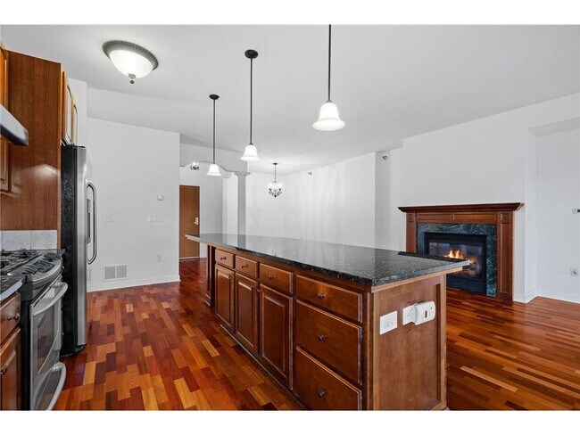 Building Photo - 317 Groveland Ave