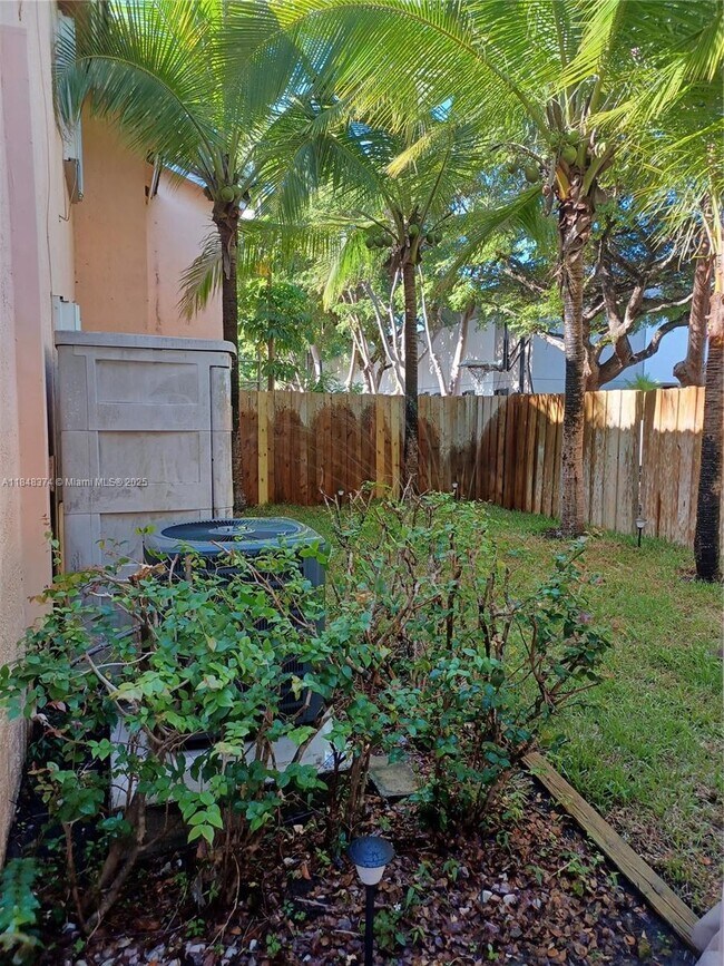 Building Photo - 14379 SW 120th Ct