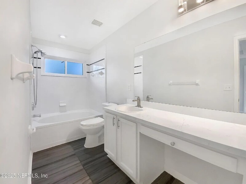 Building Photo - 3345 Millcrest Dr