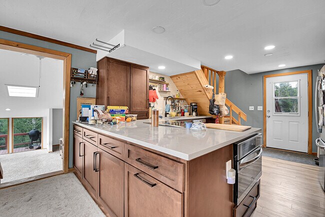 Building Photo - 204 Bristlecone Way