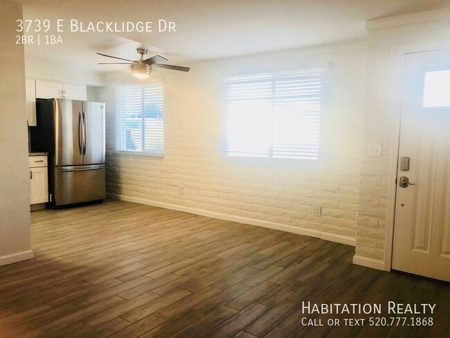 Building Photo - Beautifully renovated 2bd/1ba in Central T...