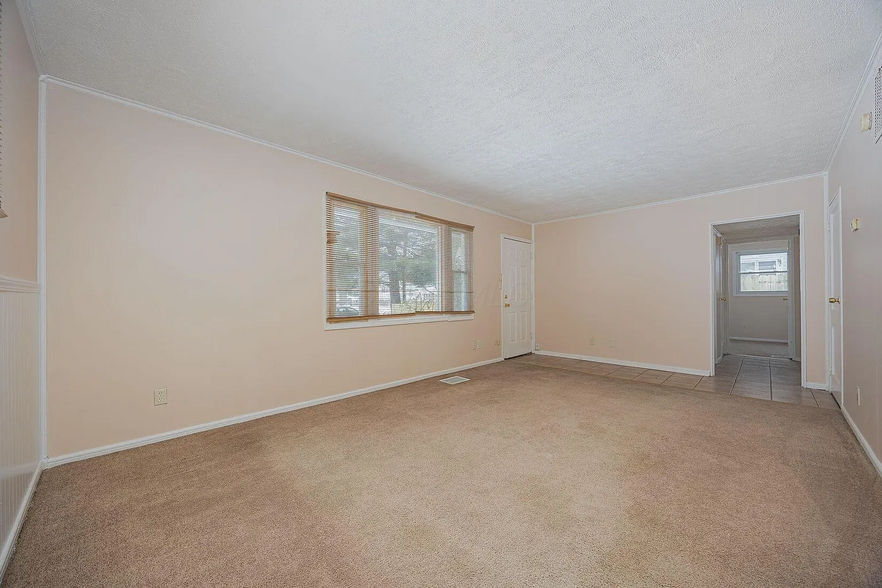 Building Photo - 1134 S Hampton Rd