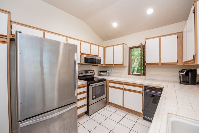 Building Photo - Corsica Villas: Upper 2 Bedroom 1 Bath Condo