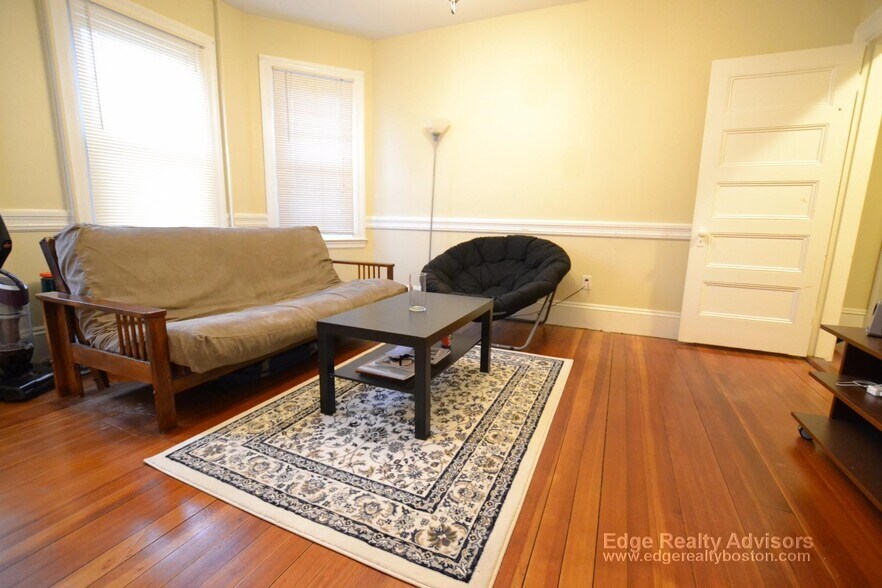 Building Photo - 74 Leicester St