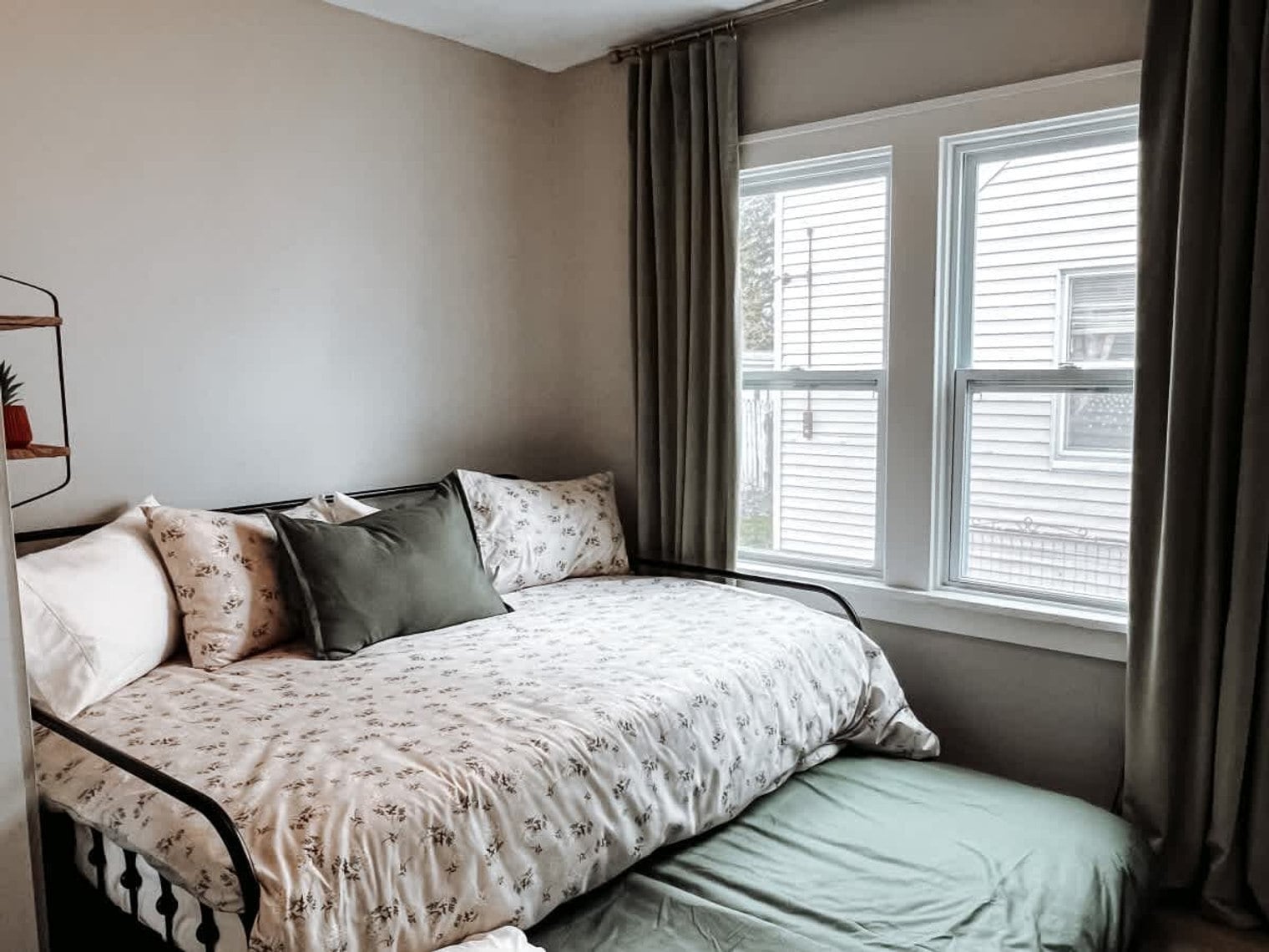 Building Photo - 3923 Victory Blvd