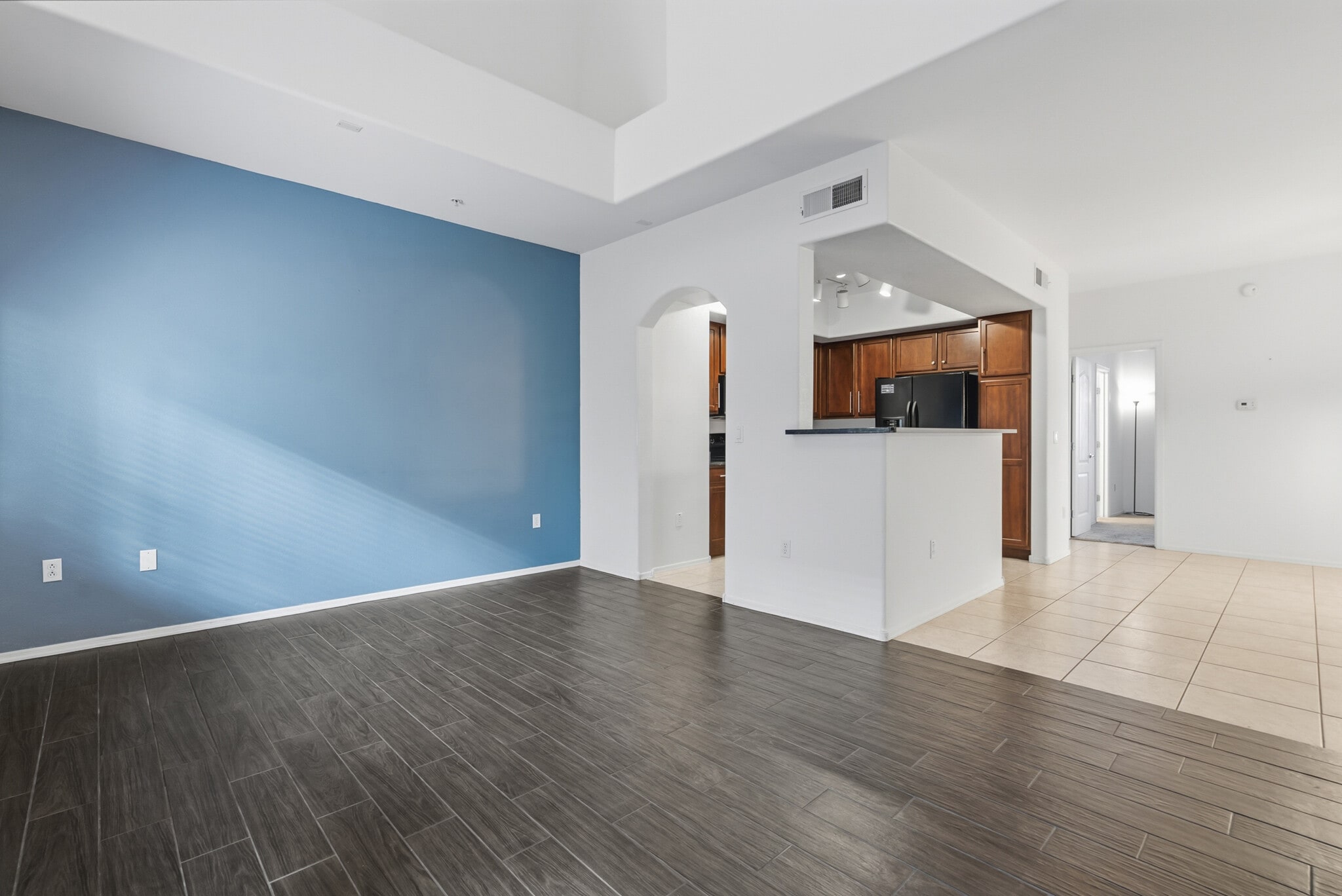 Building Photo - 2150 W Alameda Rd