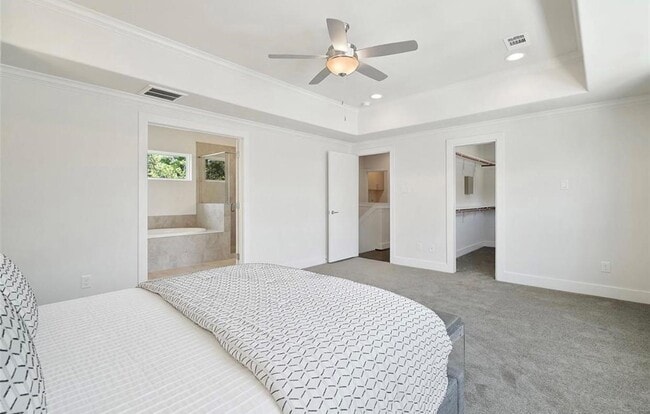 Building Photo - 1333 W 22nd St