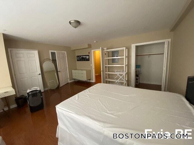 Building Photo - 51 Chelsea St