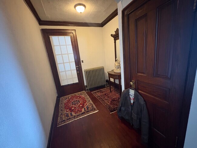 Building Photo - 3355 N Bartlett Ave