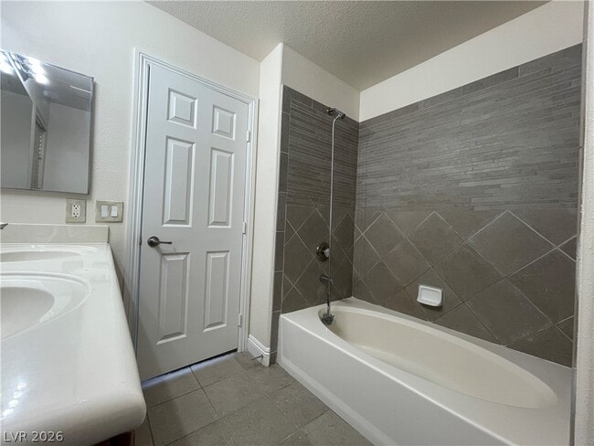 Building Photo - 10947 Toscano Gardens St