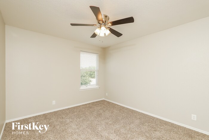 Building Photo - 10254 Metz Vly