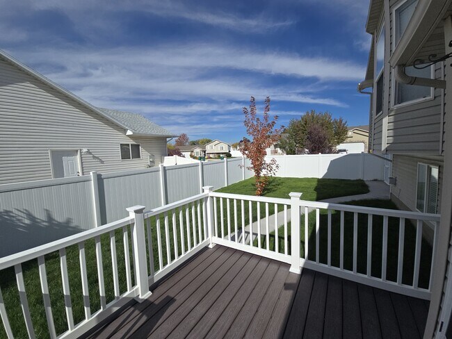 Building Photo - 1361 N 325 E