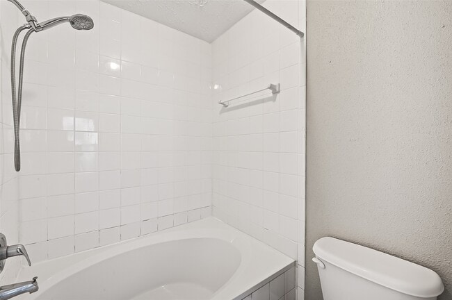 Building Photo - 12403 Meadow Ridge Dr