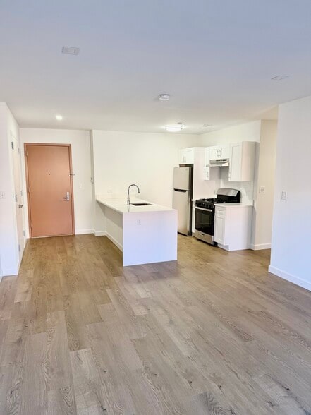 Building Photo - 7 North St