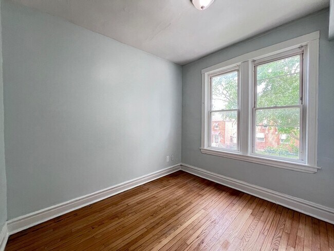 Building Photo - 8856 S Lowe Ave